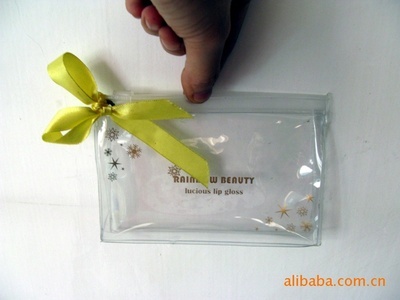 深圳市飛達塑膠制品 一站式日用品包裝袋、供應手袋及旅行袋解決方案